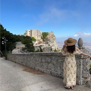 Meet your Posher, Cara